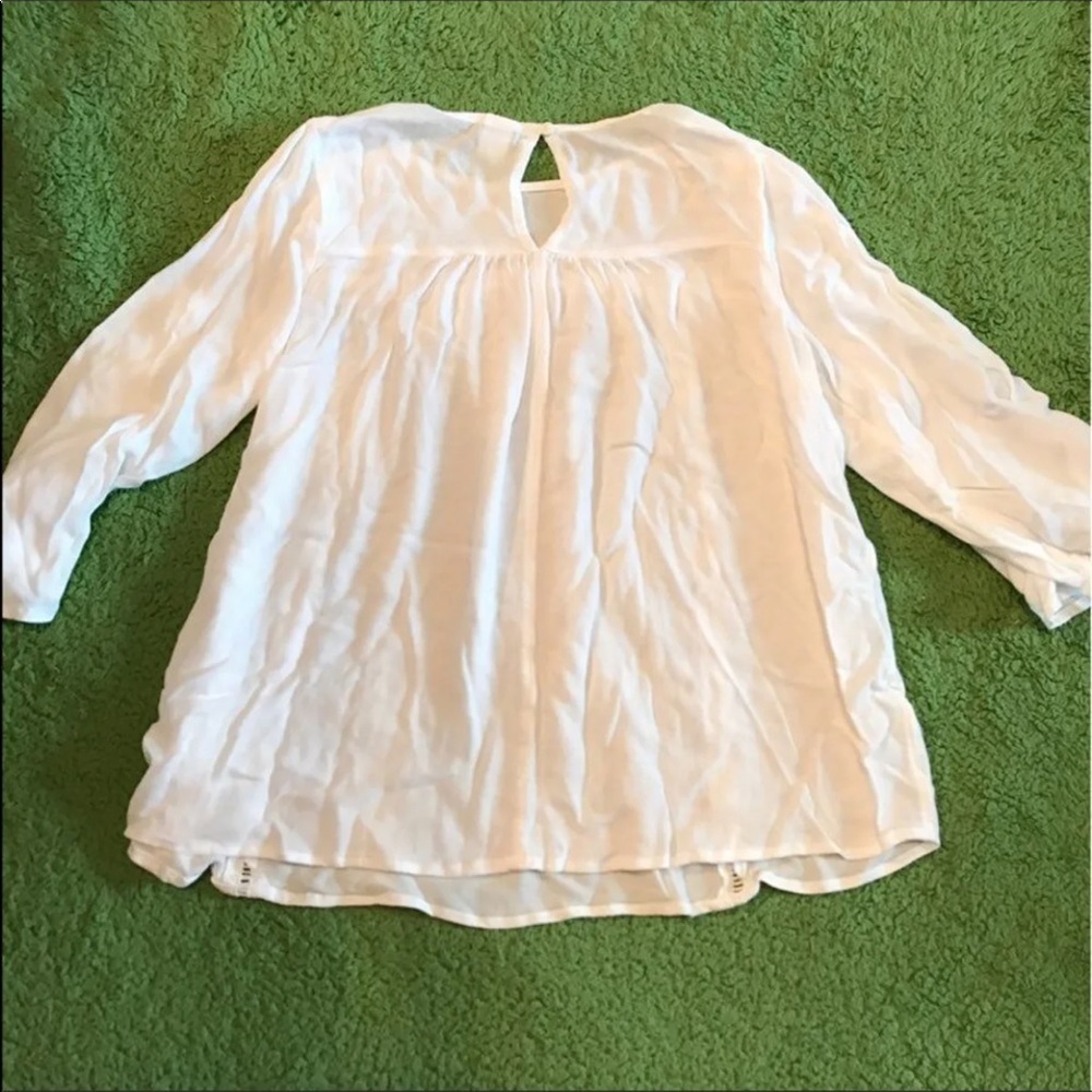 blouse - Picture 3 of 3